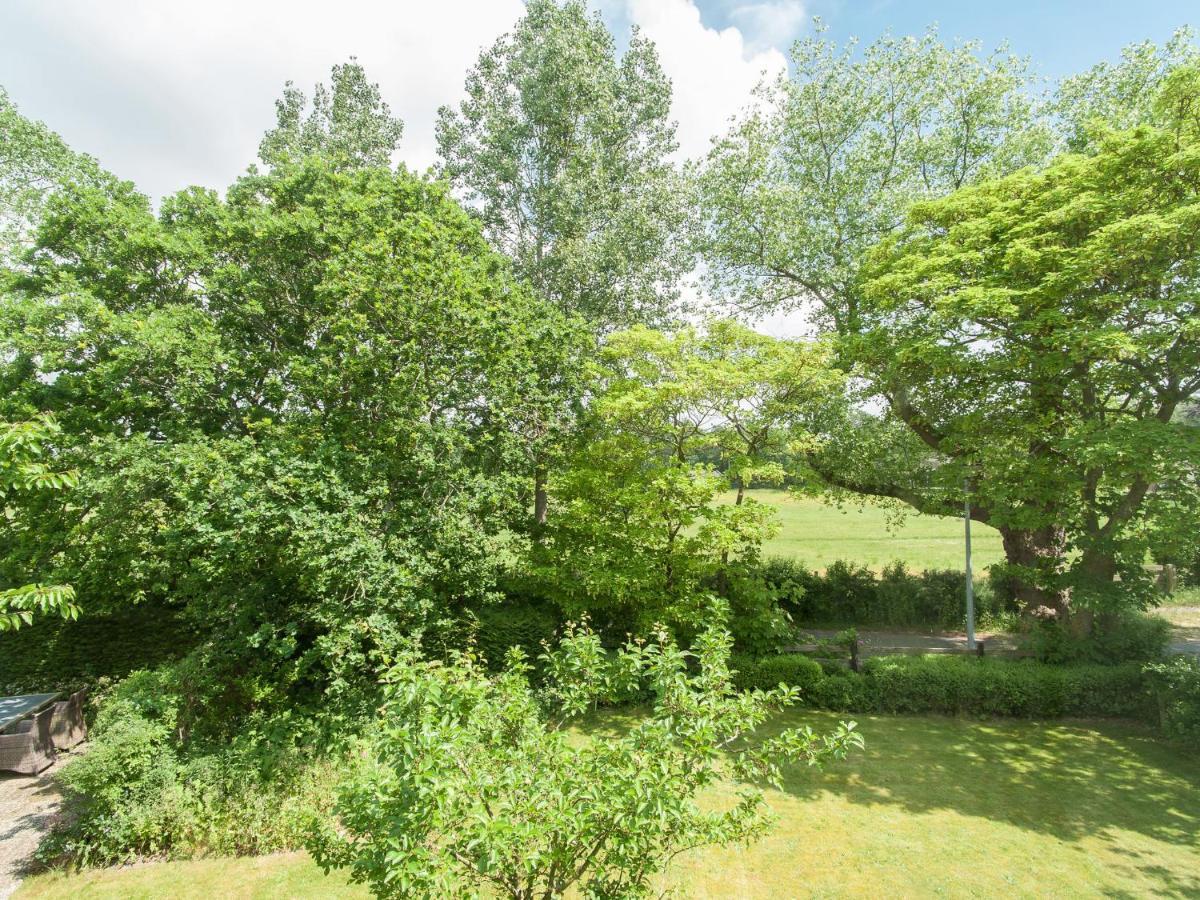 Attractive Countryside Holiday Home In Quiet Шорл Екстериор снимка